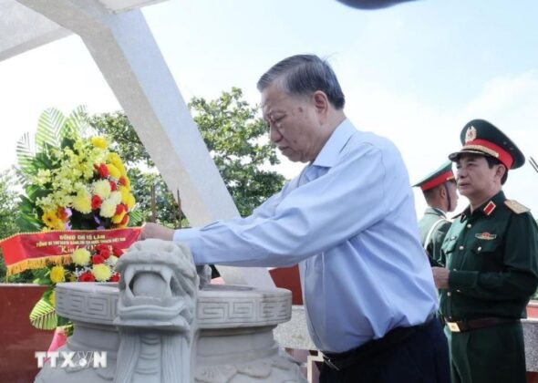 18 min 2 590x420 - Tổng Bí thư, Chủ tịch nước Tô Lâm thăm, làm việc tại huyện đảo Cồn Cỏ