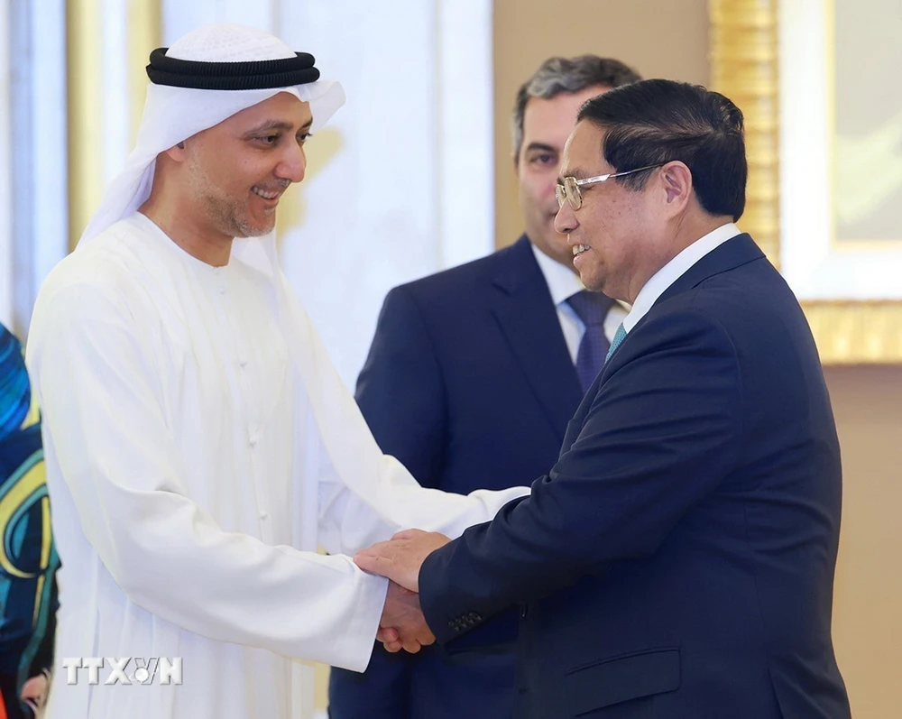 Thủ tướng Phạm Minh Chính tiếp lãnh đạo một số tập đoàn hàng đầu của UAE Thủ tướng Phạm Minh Chính tiếp lãnh đạo một số tập đoàn hàng đầu của UAE