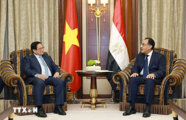 Thủ tướng Phạm Minh Ch&iacute;nh gặp Thủ tướng Ai Cập Mostafa Madbouly.