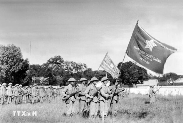 3 min 18 623x420 - Nhìn lại cảnh Đoàn quân chiến thắng tiến vào Thủ đô trong sáng 10/10/1954