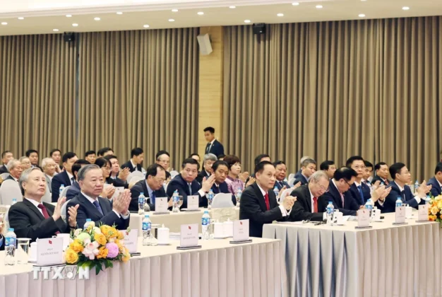 Tổng B&iacute; thư T&ocirc; L&acirc;m v&agrave; c&aacute;c đại biểu tham dự. (Ảnh: Thống Nhất/TTXVN)