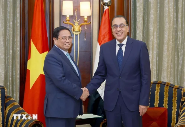 Thủ tướng Phạm Minh Ch&iacute;nh gặp Thủ tướng Ai Cập Mostafa Madbouly.