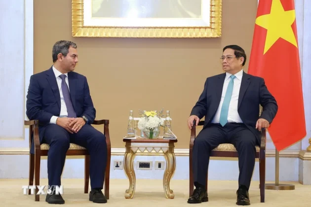 Thủ tướng Phạm Minh Ch&iacute;nh tiếp đại diện một số tập đo&agrave;n h&agrave;ng đầu của UAE.