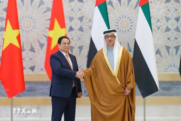 Ph&oacute; Tổng thống UAE Sheikh Mansour Bin Zayed Al Nahyan đ&oacute;n Thủ tướng Phạm Minh Ch&iacute;nh thăm ch&iacute;nh thức C&aacute;c Tiểu Vương quốc Arab Thống nhất (UAE).