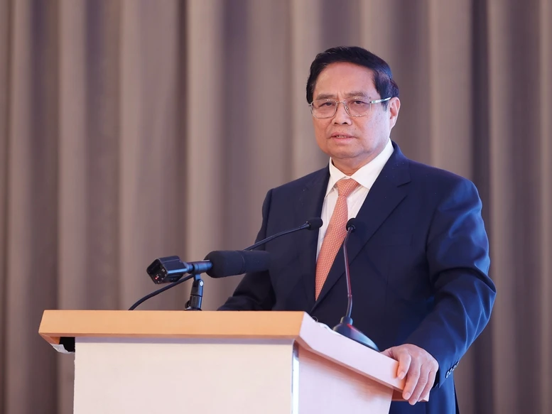 Thủ tướng Phạm Minh Chính phát biểu ý kiến tại Tọa đàm Doanh nghiệp Việt Nam 