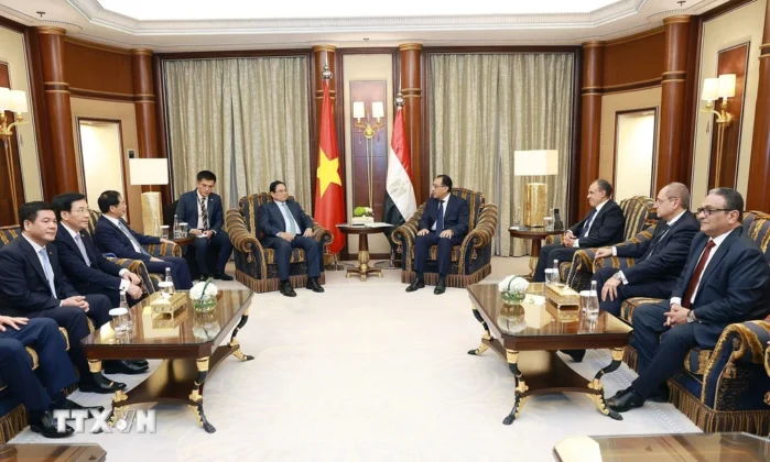 Thủ tướng Phạm Minh Ch&iacute;nh gặp Thủ tướng Ai Cập Mostafa Madbouly.