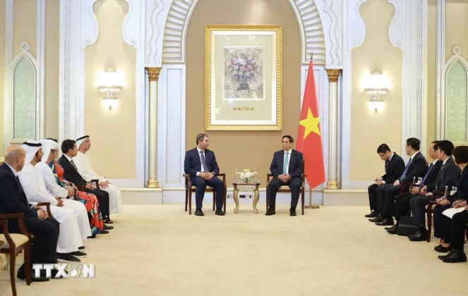 Thủ tướng Phạm Minh Ch&iacute;nh tiếp đại diện một số tập đo&agrave;n h&agrave;ng đầu của UAE.