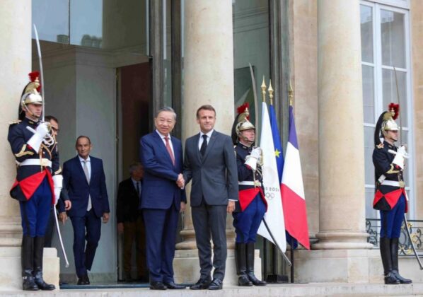 8 min 11 598x420 - Tổng thống Pháp Emmanuel Macron đón và hội đàm cùng Tổng Bí thư, Chủ tịch nước Tô Lâm