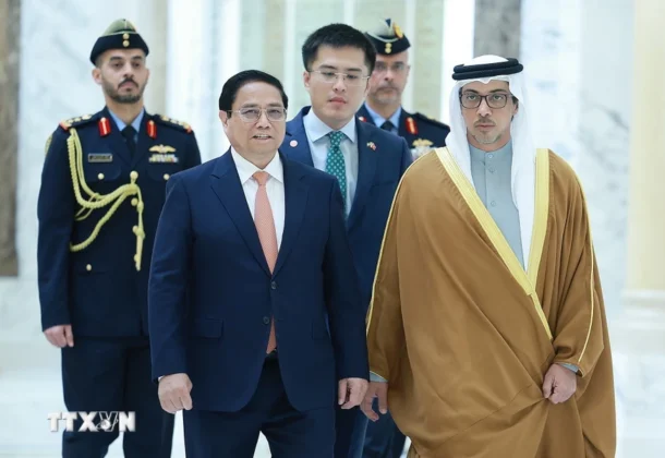 Ph&oacute; Tổng thống UAE Sheikh Mansour Bin Zayed Al Nahyan đ&oacute;n Thủ tướng Phạm Minh Ch&iacute;nh thăm ch&iacute;nh thức C&aacute;c Tiểu Vương quốc Arab Thống nhất (UAE).
