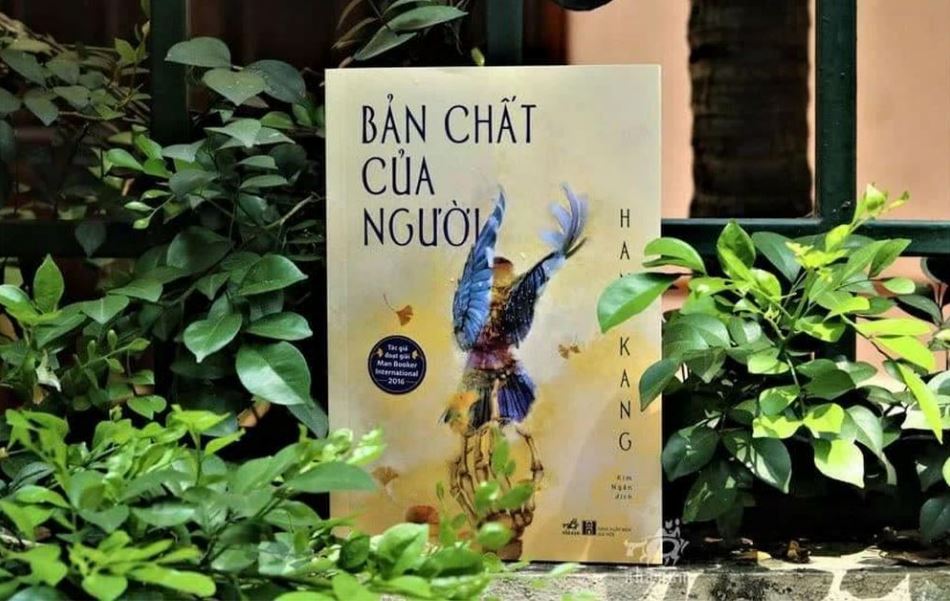 Cuon tieu thuyet Ban chat cua nguoi duoc phat hanh tai Viet Nam. min - Nobel 2024: Han Kang - Biểu tượng văn chương và niềm tự hào của Hàn Quốc