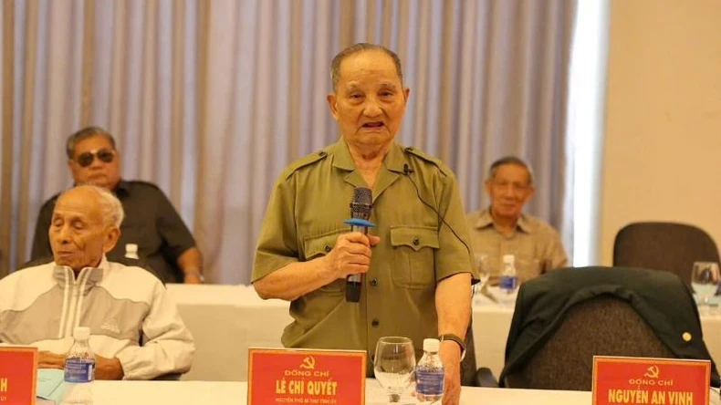 Đồng chí Lê Chí Quyết, nguyên Phó Bí thư Tỉnh ủy Đắk Lắk phát biểu tại hội thảo.