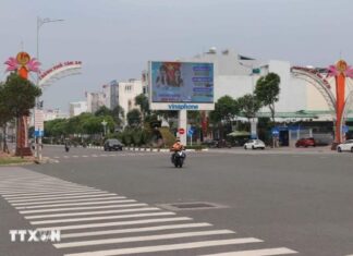 Long An phấn đấu trở thành một trong những cực tăng trưởng kinh tế của ĐBSCL Long An phấn đấu trở thành một trong những cực tăng trưởng kinh tế của ĐBSCL