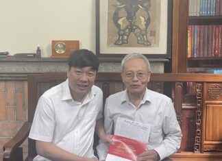 Chùm thơ “Chân dung 2” của Phùng Văn Khai Chùm thơ "Chân dung 2" của Phùng Văn Khai