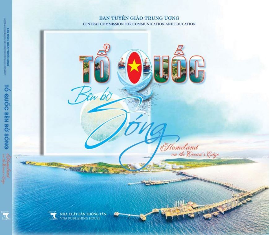 Sach anh To quoc ben bo song min - Ra mắt hai cuốn sách ảnh 'Tổ quốc bên bờ sóng' và 'Bác Hồ với Ba Đình'