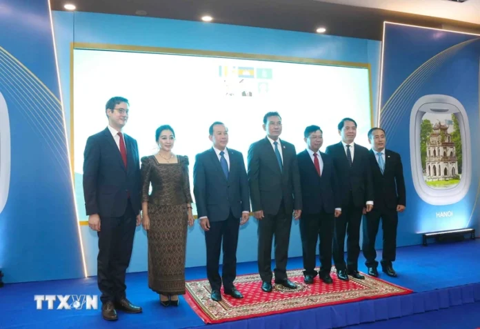 Vietnam Airlines khai trương đường bay thẳng từ Hà Nội tới Phnom Penh