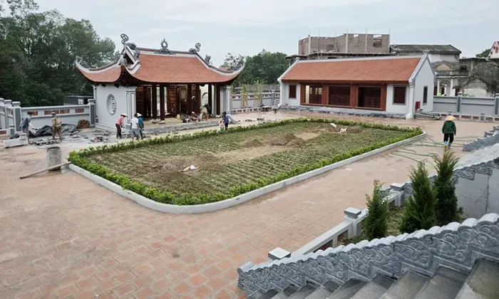 Các công nhân đang tích cực hoàn thiện những công đoạn cuối cùng của dự án, đảm bảo đúng tiến độ khánh thành công trình.