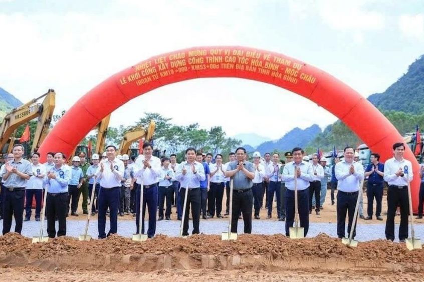 Thủ tướng Phạm Minh Chính dự lễ khởi công tuyến cao tốc Hòa Bình - Mộc Châu.