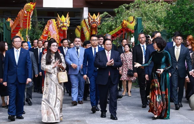 Thủ tướng Phạm Minh Ch&iacute;nh v&agrave; Phu nh&acirc;n đến dự "Ng&agrave;y Việt Nam tại Brazil 2024."