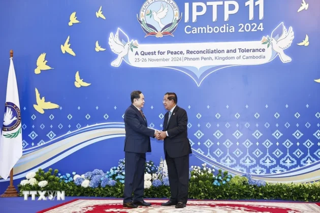 Chủ tịch Đảng Nh&acirc;n d&acirc;n Campuchia, Chủ tịch Thượng viện Campuchia Samdech Techo Hun Sen đ&oacute;n Chủ tịch Quốc hội Trần Thanh Mẫn dự Hội nghị.