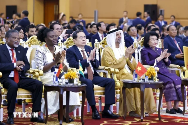 Chủ tịch Quốc hội Trần Thanh Mẫn v&agrave; đại biểu dự hội nghị.