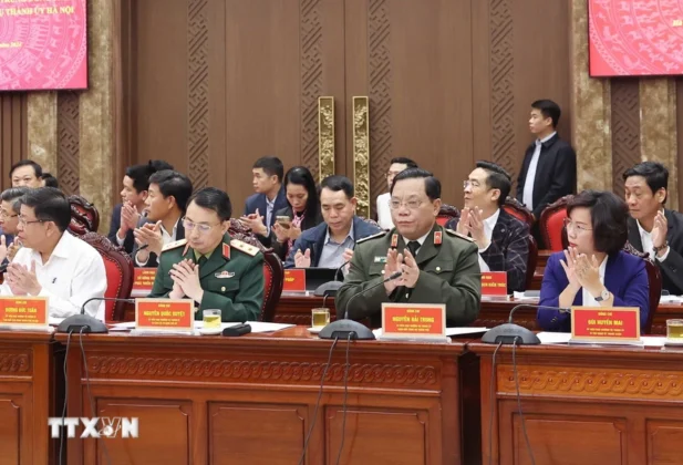 C&aacute;c đại biểu dự buổi l&agrave;m việc.