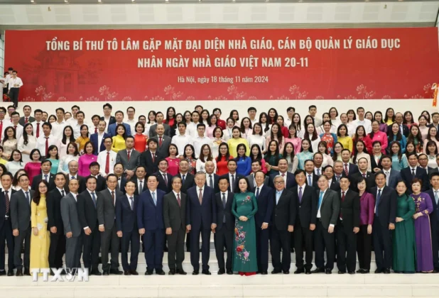 Tổng B&iacute; thư gặp mặt c&aacute;c nh&agrave; gi&aacute;o, c&aacute;n bộ quản l&yacute; gi&aacute;o dục nh&acirc;n ng&agrave;y Nh&agrave; gi&aacute;o