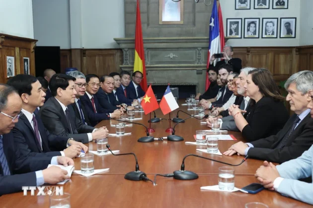 Chủ tịch nước Lương Cường gặp Chủ tịch Đảng X&atilde; hội Chile Paulina Vodanovic.