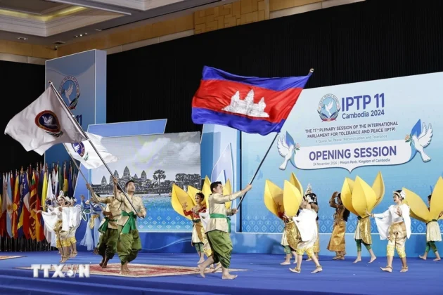 M&agrave;n biểu diễn nghệ thuật ch&agrave;o mừng tại lễ khai mạc hội nghị.