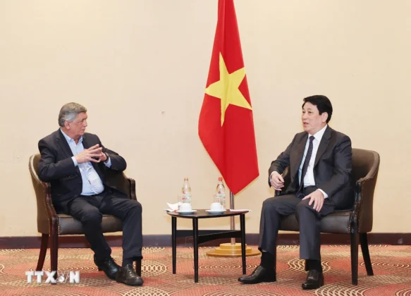 Chủ tịch nước Lương Cường tiếp Chủ tịch Đảng Cộng sản Chile Lautaro Carmona Soto, chiều 10/11/2024 (giờ địa phương).