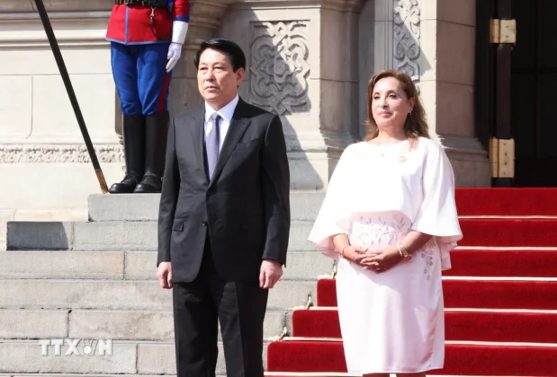 Tổng thống Peru Zegarra chủ tr&igrave; lễ đ&oacute;n ch&iacute;nh thức Chủ tịch nước Lương Cường