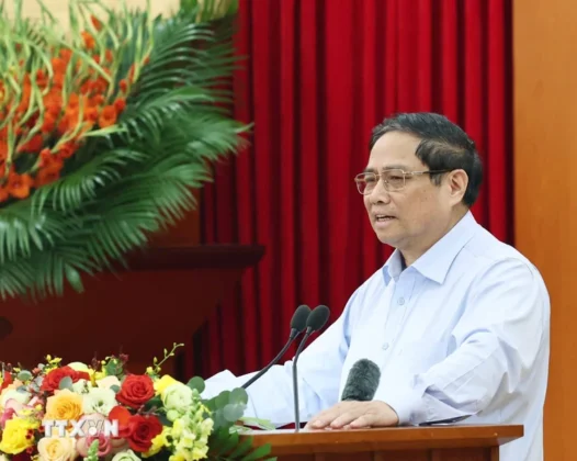 Ủy vi&ecirc;n Bộ Ch&iacute;nh trị, Thủ tướng Ch&iacute;nh phủ Phạm Minh Ch&iacute;nh, Trưởng Tiểu ban Kinh tế-X&atilde; hội Đại hội XIV của Đảng, ph&aacute;t biểu.