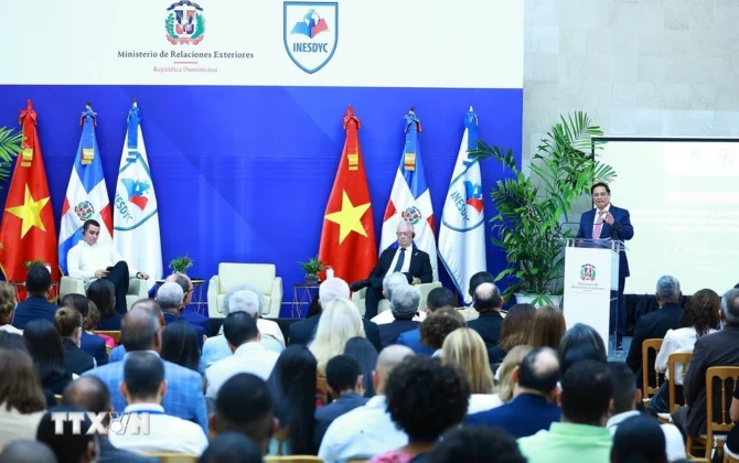 Thủ tướng Phạm Minh Ch&iacute;nh ph&aacute;t biểu ch&iacute;nh s&aacute;ch tại Học viện Ngoại giao, Bộ Ngoại giao Cộng h&ograve;a Dominicana.