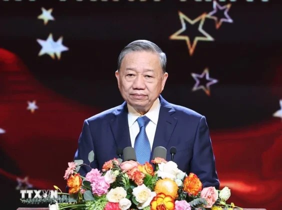 Tổng B&iacute; thư T&ocirc; L&acirc;m ph&aacute;t biểu.