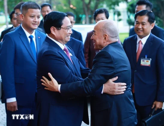 Thủ tướng Phạm Minh Ch&iacute;nh tiếp kiến Quốc vương Campuchia Norodom Sihamoni. (Ảnh: Dương Giang/TTXVN)