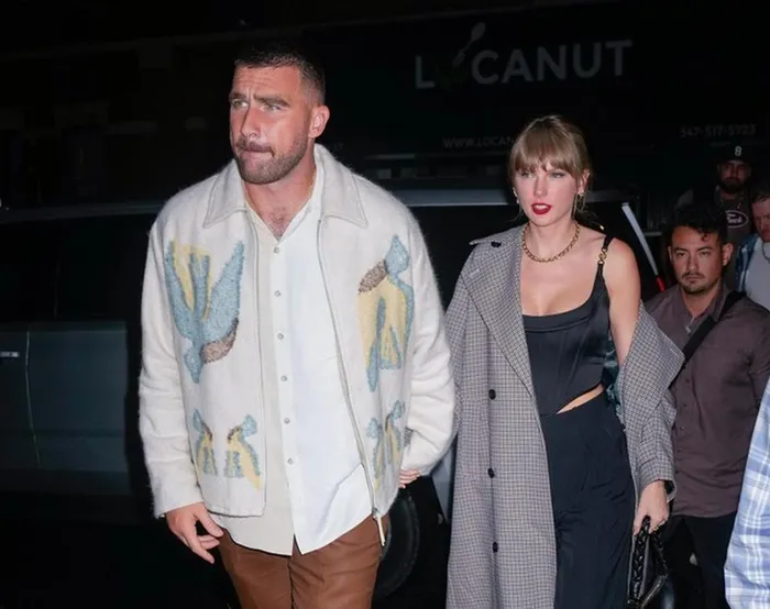 Nữ ca sĩ đang hẹn hò với ngôi sao bóng bầu dục Mỹ, Travis Kelce.