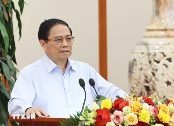Ủy vi&ecirc;n Bộ Ch&iacute;nh trị, Thủ tướng Ch&iacute;nh phủ Phạm Minh Ch&iacute;nh, Trưởng Tiểu ban Kinh tế-X&atilde; hội Đại hội XIV của Đảng ph&aacute;t biểu.