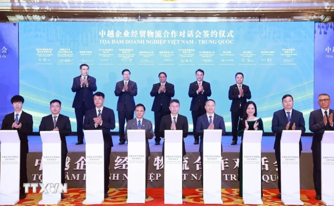 Thủ tướng Phạm Minh Ch&iacute;nh chứng kiến lễ k&yacute; Bi&ecirc;n bản ghi nhớ hợp t&aacute;c giữa c&aacute;c doanh nghiệp Việt Nam v&agrave; Trung Quốc.