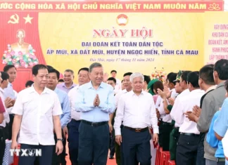 Tổng Bí thư Tô Lâm dâng hương tại Đền thờ Quốc tổ Lạc Long Quân và dự Ngày hội Đại đoàn kết toàn dân tộc tại Cà Mau Tổng Bí thư Tô Lâm dâng hương tại Đền thờ Quốc tổ Lạc Long Quân và dự Ngày hội Đại đoàn kết toàn dân tộc tại Cà Mau