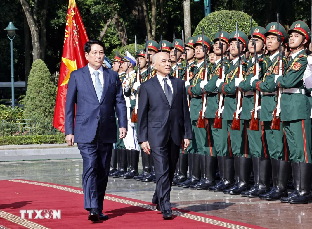 Chủ tịch nước Lương Cường chủ trì lễ đón Quốc vương Campuchia Norodom Sihamoni