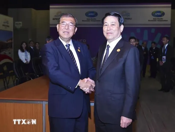Chủ tịch nước Lương Cường và Thủ tướng Ishiba Shigeru.