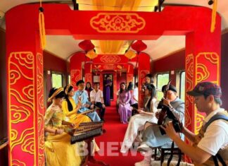 Hành trình ‘Kết nối di sản miền Trung’ lọt Top 9 sản phẩm du lịch ấn tượng Hành trình 'Kết nối di sản miền Trung' lọt Top 9 sản phẩm du lịch ấn tượng