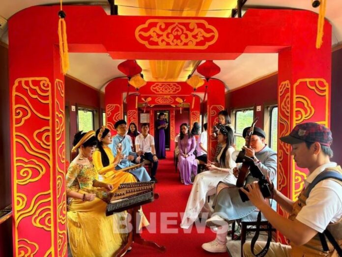 Hành trình 'Kết nối di sản miền Trung' lọt Top 9 sản phẩm du lịch ấn tượng Hành trình 'Kết nối di sản miền Trung' lọt Top 9 sản phẩm du lịch ấn tượng