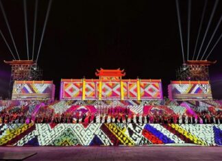 Khai mạc Festival Ninh Bình lần thứ 3 với chủ đề ‘Dòng chảy di sản’ Khai mạc Festival Ninh Bình lần thứ 3 với chủ đề 'Dòng chảy di sản'