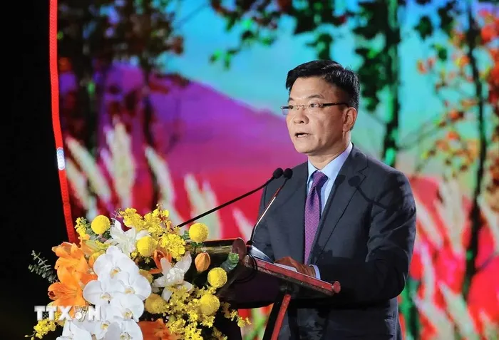 Phó Thủ tướng Lê Thành Long phát biểu. 