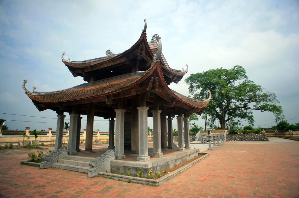  Lăng mộ của ông nằm ở Thôn Ngừ, xã Liên Hiệp, huyện Hưng Hà, tỉnh Thái Bình.