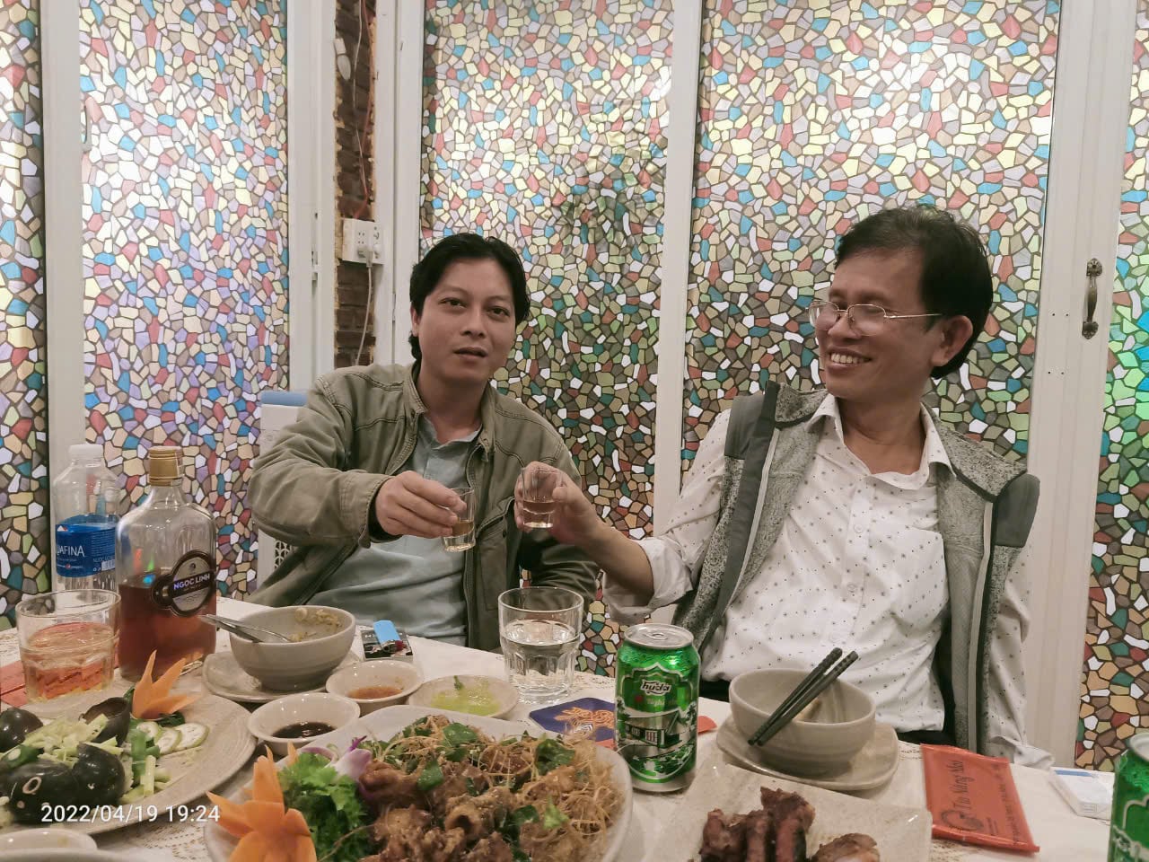 Nhà thơ Lê Ra và nhà thơ Bùi Xuân Mẫn