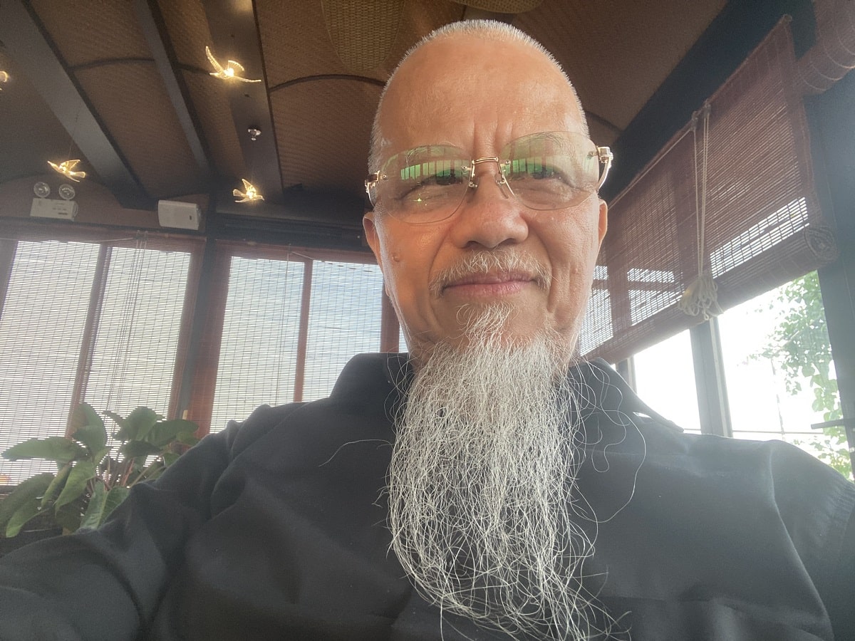 Nhà thơ Thế Dũng