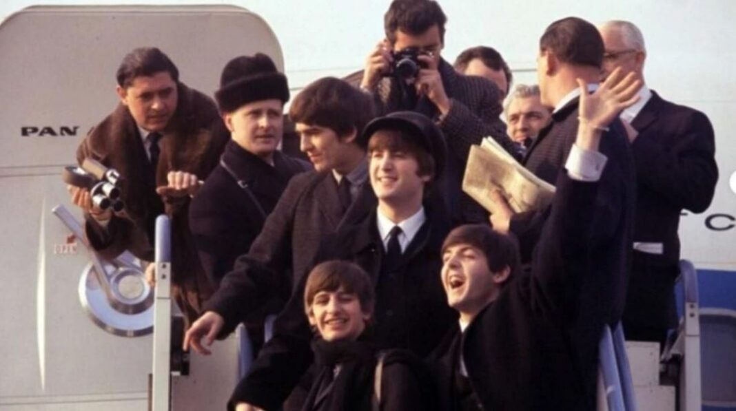Tìm lại những khoảnh khắc hiếm có của 'tứ quái' huyền thoại The Beatles