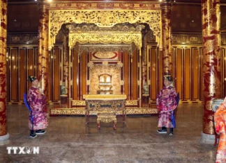 Chiêm ngưỡng Ngai vàng – Bảo vật quốc gia ở Điện Thái Hòa của Thừa Thiên-Huế Chiêm ngưỡng Ngai vàng - Bảo vật quốc gia ở Điện Thái Hòa của Thừa Thiên-Huế