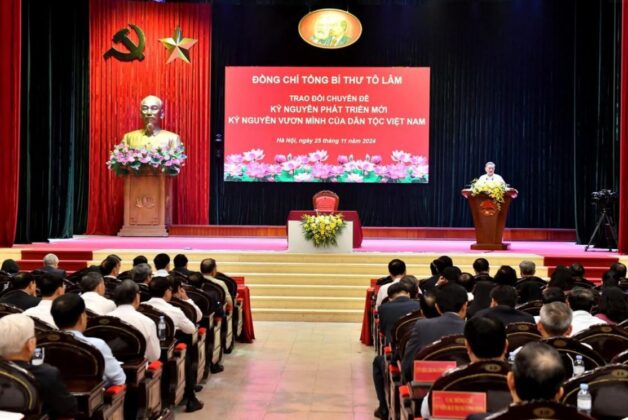 Tổng B&iacute; thư T&ocirc; L&acirc;m trao đổi chuy&ecirc;n đề về kỷ nguy&ecirc;n ph&aacute;t triển mới, kỷ nguy&ecirc;n vươn m&igrave;nh của d&acirc;n tộc.
